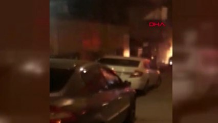 İstanbul Bahçelievler'de Park Halindeki Otomobil Alev Alev Yandı