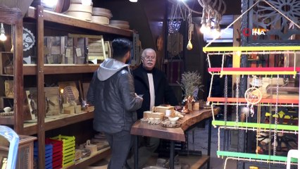 Emekli olduktan sonrada emek harcamaya devam ediyor...Hobi olarak başladı iş yeri açtı