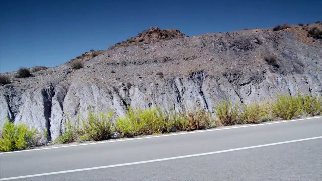 Mercedes Benz E 300 BlueTEC Hybrid Sedan Interior, Exterior and Drive