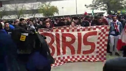 La Afición del Sevilla se Manifiesta contra la Venta de las Acciones