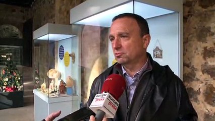 Video herunterladen: El Museo de Arte Sacro de Bilbao acoge una exposición con 125 belenes del mundo