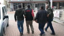 Polisin Defineci Aradığı Çukur Bu Kez Boş Çıkmadı...çukuru Kazan Defineciler Yakalandı