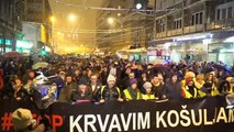 In Belgrad gehen erneut Tausende Demonstranten gegen die Regierung auf die Straßee