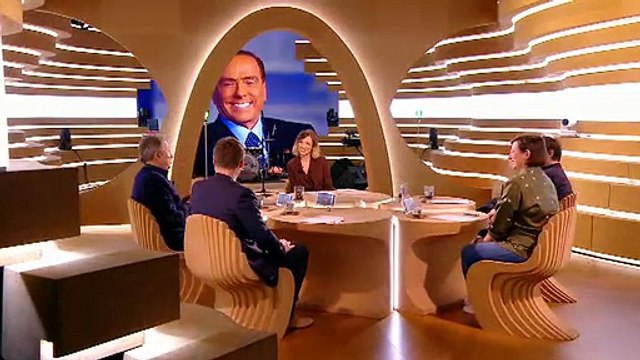 Michel Drucker raconte le jour où Silvio Berlusconi a tenté de le recruter d'une drôle de façon - Regardez