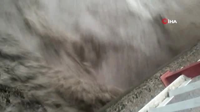 Antalya'da Kuvvetli Yağış...yağış Dev Dalgalar Oluşturdu, Göynük Kanyonu ile Boğaçayı Deresi'nde...