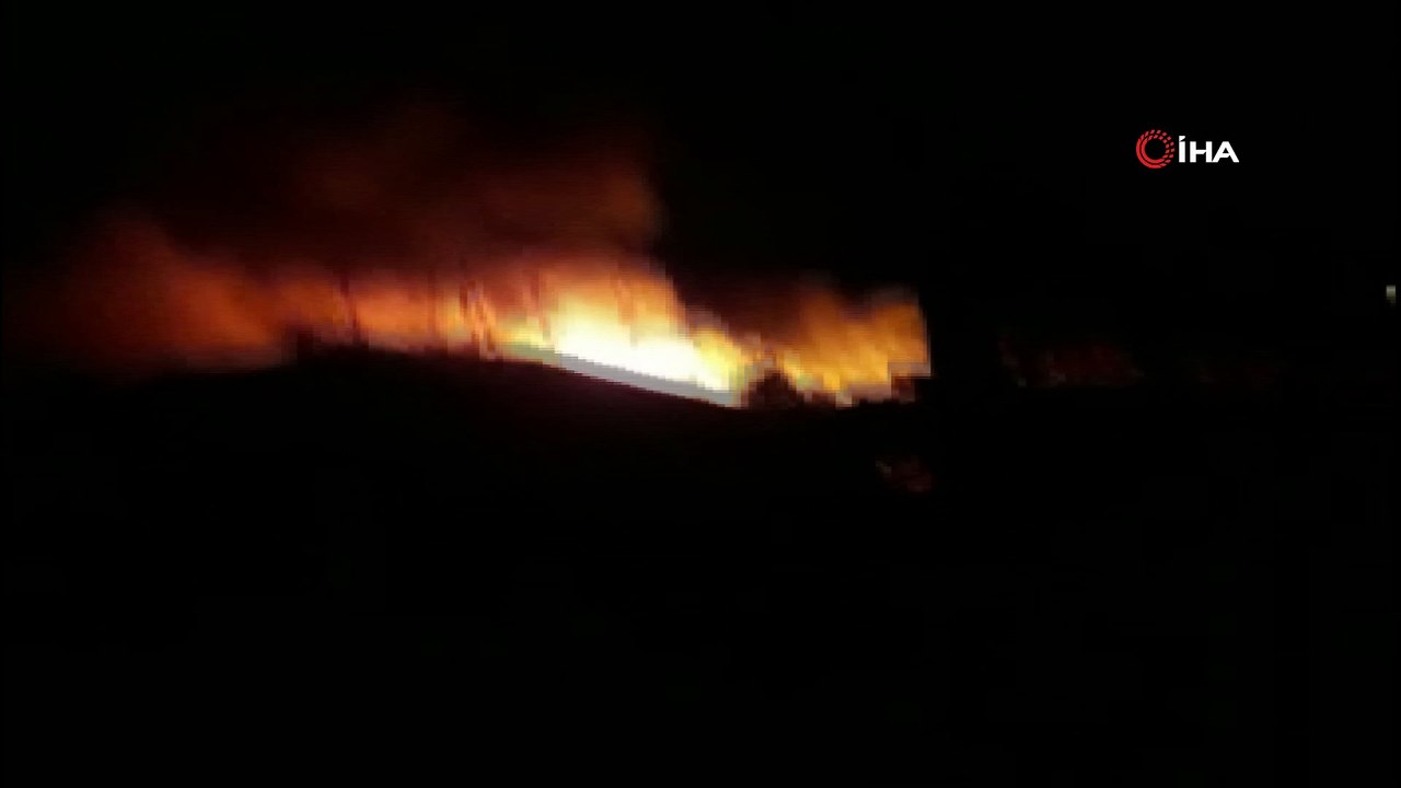Gemlik'te ahşap ev alev alev yandı