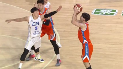 '나란히 3점포 12개씩' 전자랜드·KT, 뜨거운 2위 경쟁 / YTN
