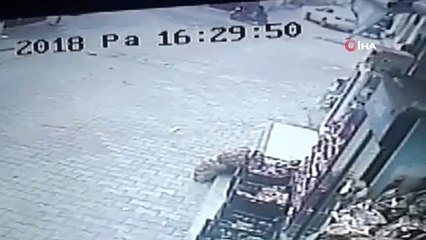 Ara Sokakta Hızlı Giden Sürücünün Kazası Kamerada