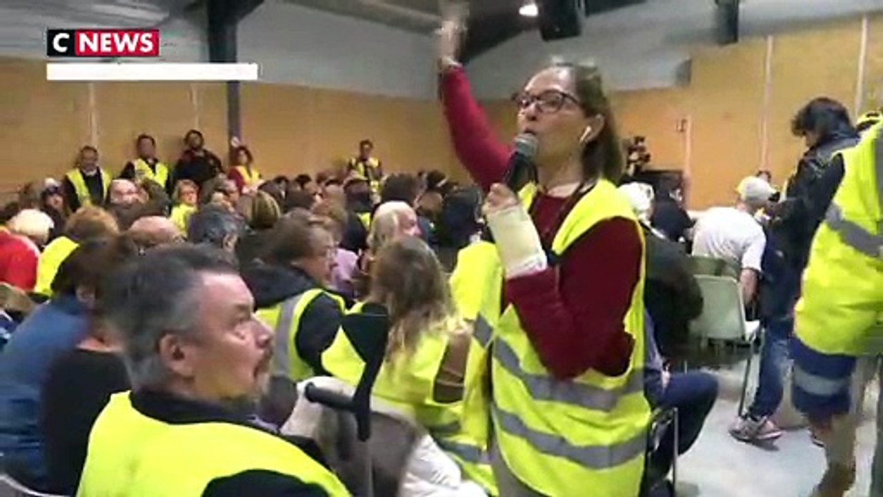 Les gilets jaunes quittent les ronds-points pour se structurer