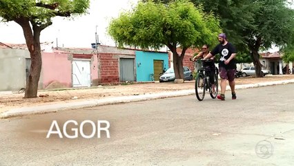 Moradores de vila na periferia de Petrolina (PE) recebem bicicletas