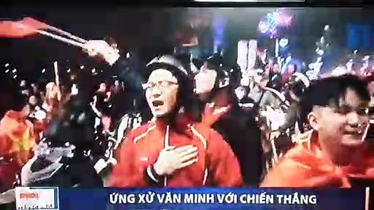 [AFF Cup] Behind civilization with the victory of Vietnamese football - Ứng xử văn minh với chiến thắng