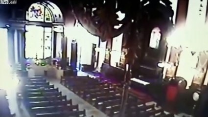 Download Video: Minute Cathedral Mass Shooter Starts Shooting - Sao Paulo