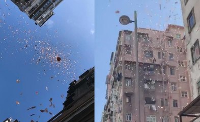 فوق حي الفقراء.. سماء هونغ كونغ تمطر آلاف الدولارات