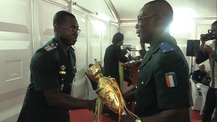 Football: journée sportive des militaires, cérémonie de récompense après une finale fabuleuse
