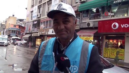 Tezgahına bağladığı 'Talih Kuşu' bilet satışlarını arttırdı