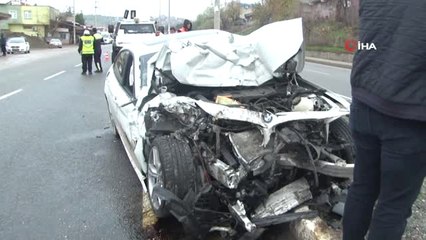 Diyarbakır'da İki Aracın Çarpışmasının Ardından Kazaya Karışan Transit Markete Daldı: 2 Ağır Yaralı