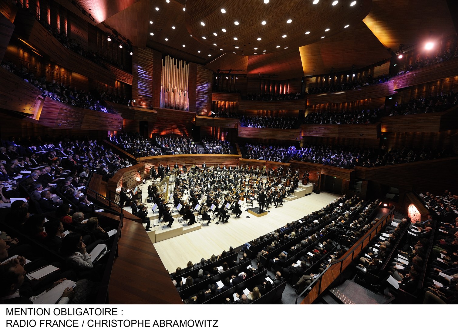 Concert de noël de l'Orchestre philharmonique et du choeur de Radio France  - Vidéo Dailymotion
