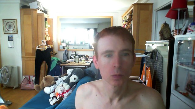 Wiwi égratigne le goût du miel de Fabienne Thibeault