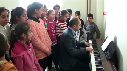 Öğrenciler piyanoyla tanıştı