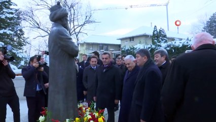 - TBMM Başkanı Yıldırım, Macaristan’da Gül Baba Türbesi'ni Ziyaret Etti