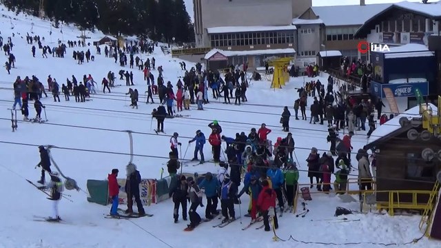 Uludağ'da kayak pistleri sis nedeniyle boş kaldı