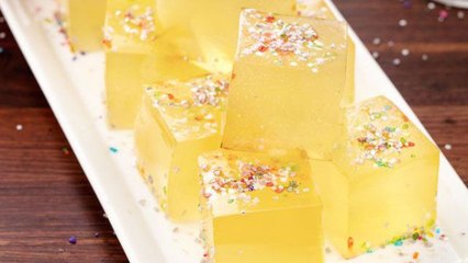 Champagne Jell-O Shots Are The Best Way To Celebrate The Holidays