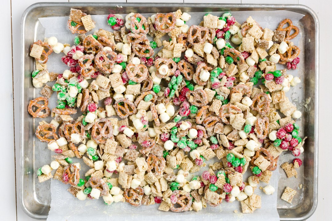 Reindeer Bait Is How To Make Sure Santa Stops At Your House!