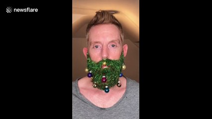 Deck your beard! Taking the Christmas trend to the next level