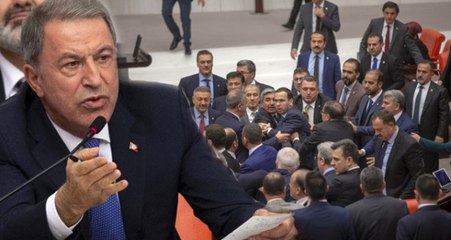 Milli Savunma Bakanı Akar'dan Özgür Özel'e: Kafanızda Tabanca Varken, Hayır Diyebilecek Kaç Kişi Var?