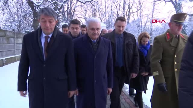 Dha Dış - TBMM Başkanı Binali Yıldırım, Budapeşte'deki Türk Şehitliğini Ziyaret Etti