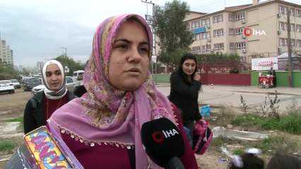 Okula gitmeye korkuyorlar...  Minik öğrencilerin okul yolunda köpek korkusu