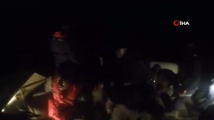 İzmir Dikili'de 87 göçmen yakalandı