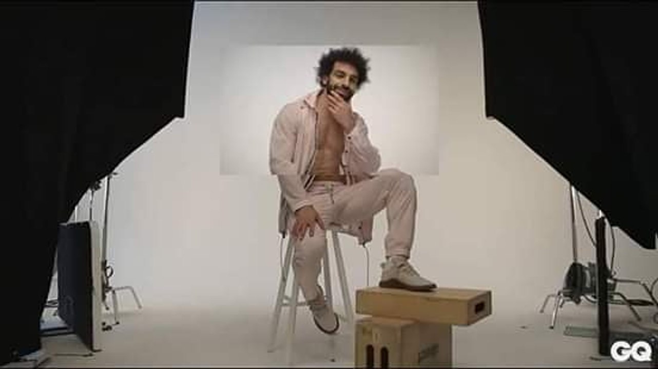 أزياء محمد صلاح بأحدث جلسة تصوير تثير ضجة.. ومحمد هنيدي يتدخل!