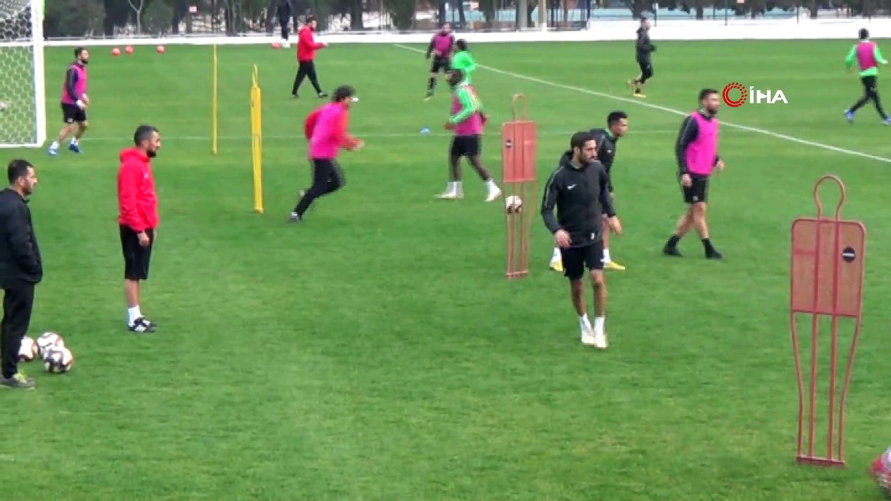 Denizlispor Teknik Direktörü Yücel İldiz:“İlk devreye 3 puan ile nokta koymak istiyoruz”