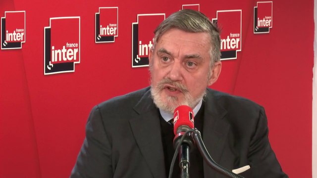 François Sureau, avocat et écrivain, sur la parole donnée au peuple : En Suisse, le référendum d'initiative populaire commence toujours par une question de gauche