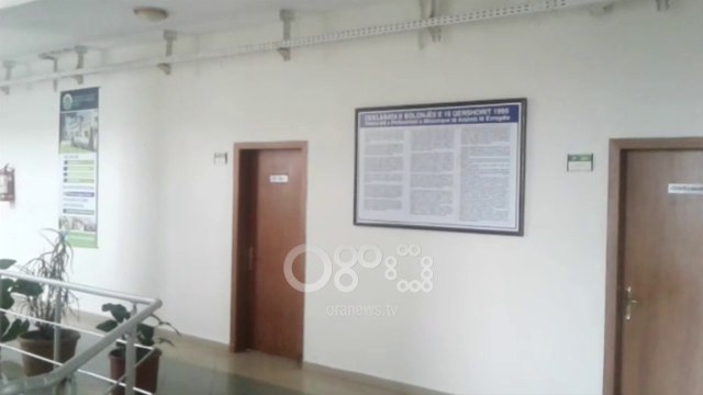 Ora News - Mbyllen dyert e universitetit, studentët e Korçës bojkotojnë sërish mësimin