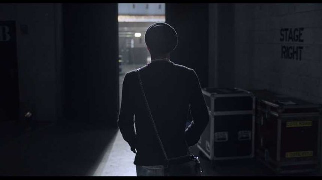 Pharrell Williams fait la promotion du sac Gabrielle de Chanel