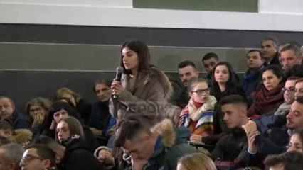 Studentja: S’e dinim që do vije,unë po e braktis takimin, Rama: Përgjigjen si do e marrësh
