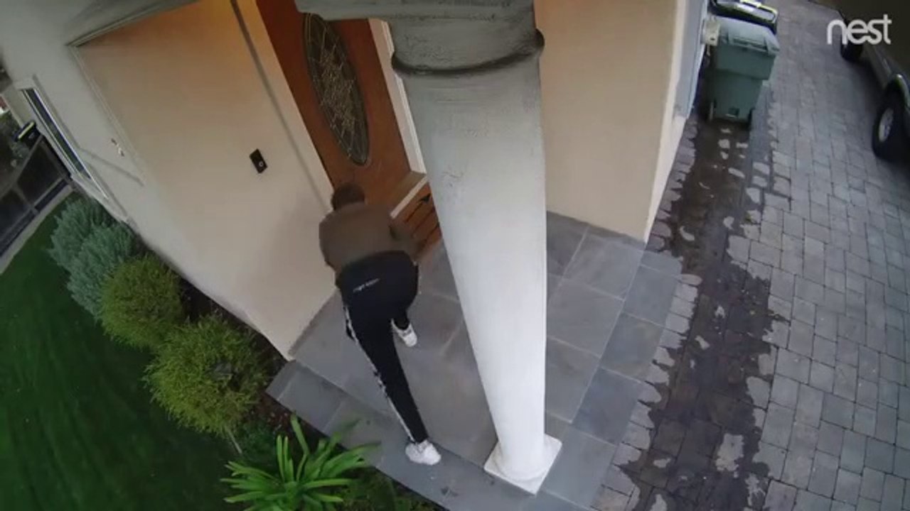 Il piège un voleur de colis avec une Bombe à paillettes