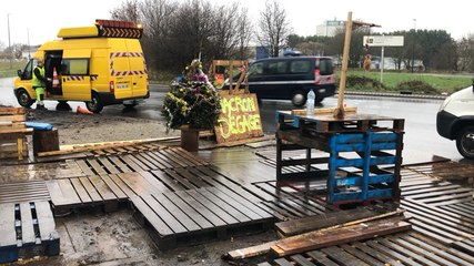 Destruction du campement des gilets jaunes à Quimper