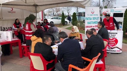 Öğrenciler ve öğretmenlerden Kızılay’a kan bağışı