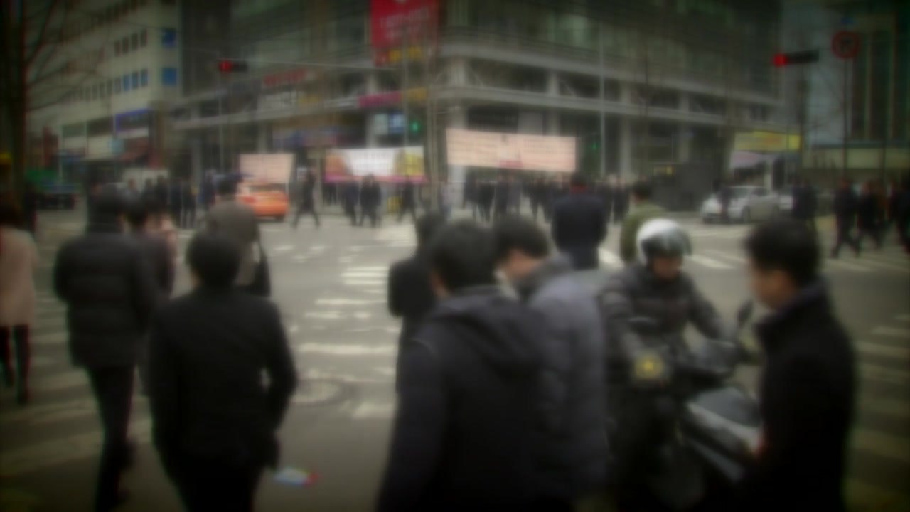 중·장년층 10명 중 6명 연간 3천만 원도 못 번다 / YTN