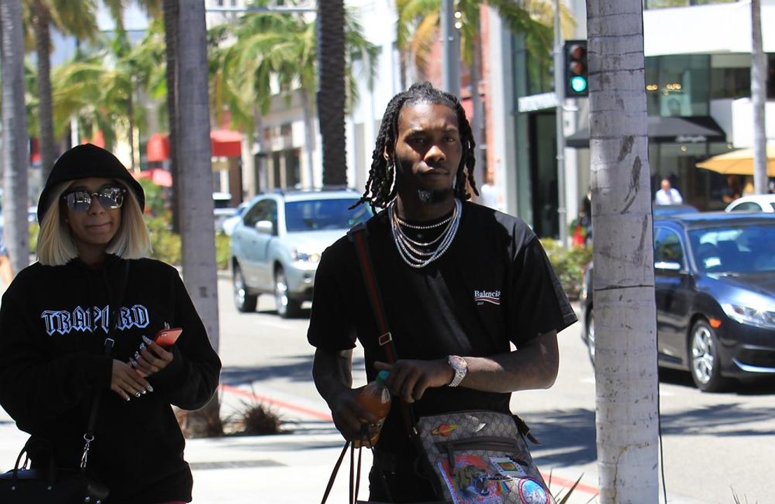 Offset: Platzt auf Bühne