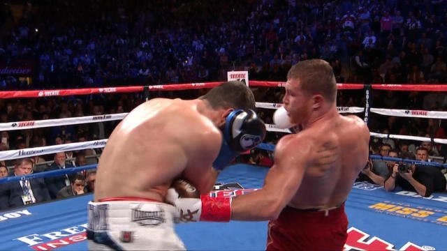 WBA super-moyens - Canelo met Fielding à terre au 3e round