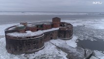 Drone registra imagens do Forte da Peste, em São Petersburgo