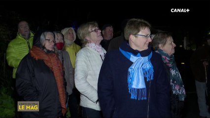 La 25ème heure : un événement touristique ! - L'info du vrai du 17/12 - CANAL+