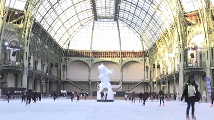 A Paris, le Grand Palais se métamorphose en patinoire géante