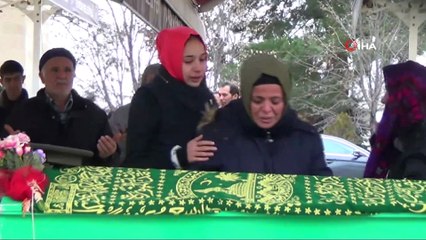 Eşini ve kızını öldürüp intihar eden baba toprağa verildi