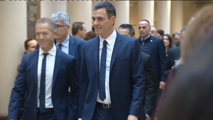 Sánchez sube un 2'75 el sueldo a los funcionarios