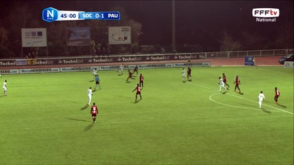 La frappe de DAUBIN passe au dessus des buts de Cholet.
